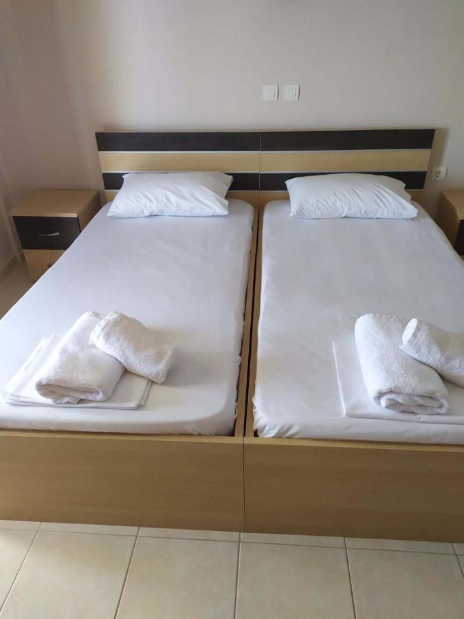 Triton Rooms Calcide Esterno foto