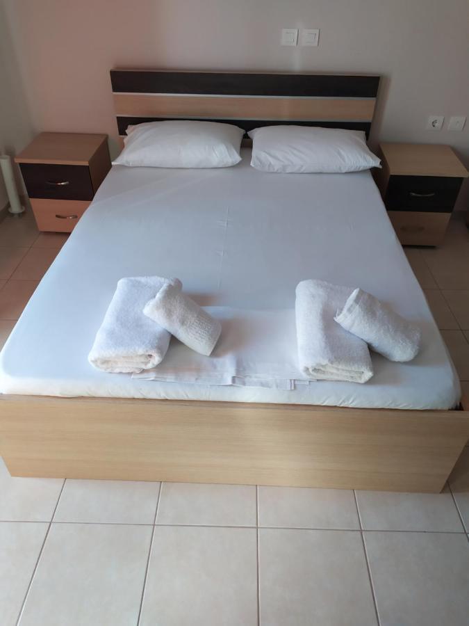 Triton Rooms Calcide Esterno foto