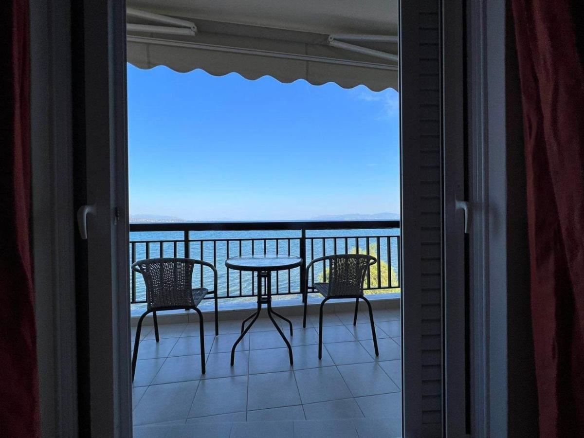 Triton Rooms Calcide Esterno foto